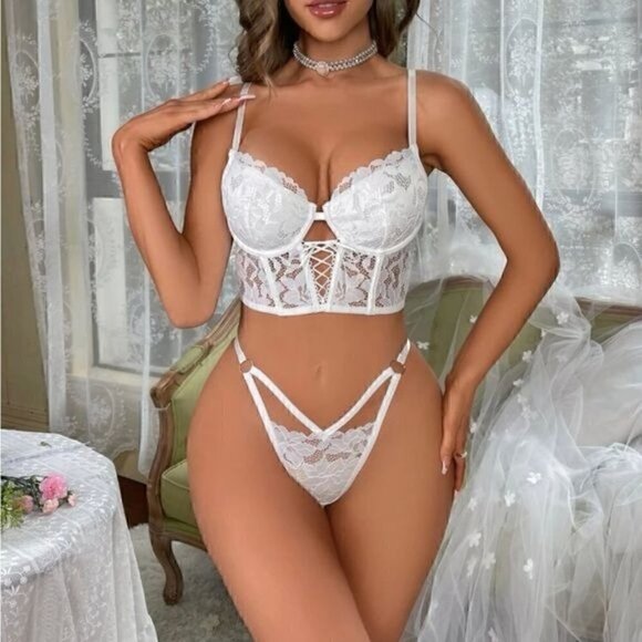 White Romantic Floral Lace Underwire Lingerie Set - Picture 2 of 6